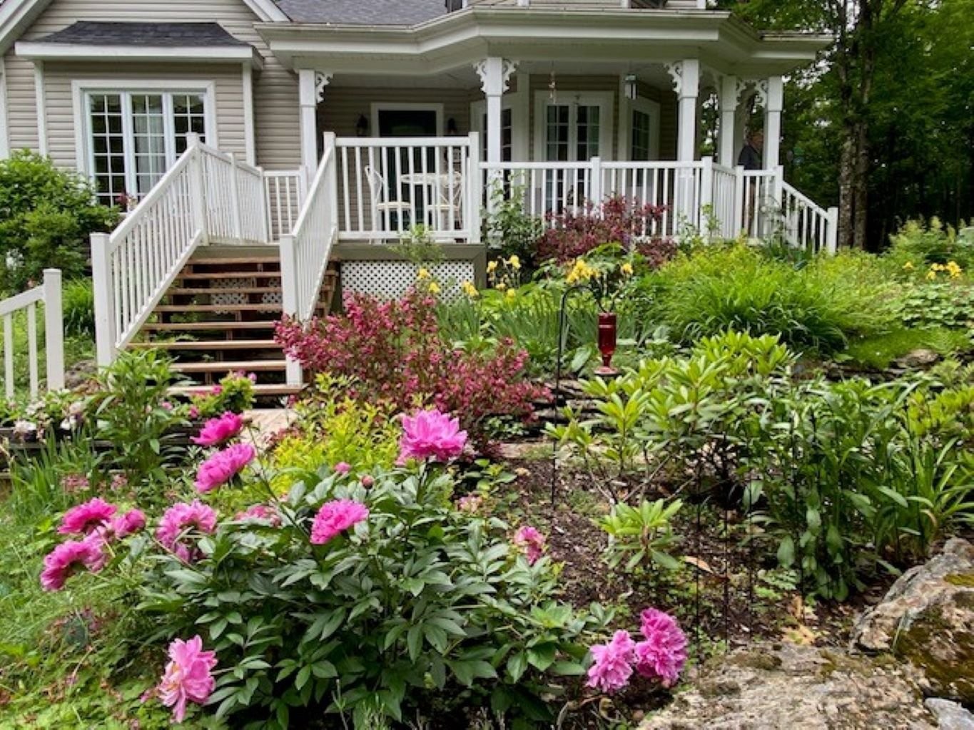 









725


Ch. du Boisé

,
Sutton,




QC
J0E2K0

