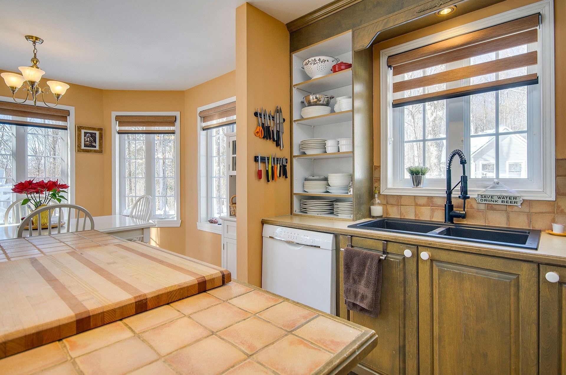 









725


Ch. du Boisé

,
Sutton,




QC
J0E2K0

