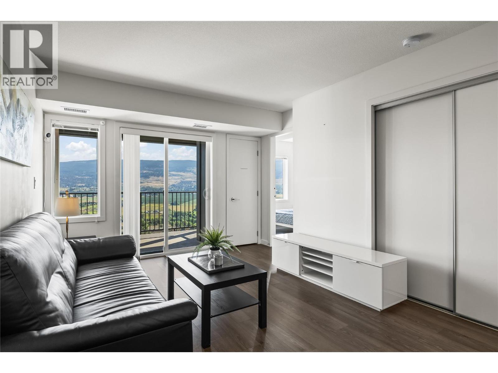 












775 ACADEMY Way Unit# PH17

,
Kelowna,




British Columbia
V1V0A5

