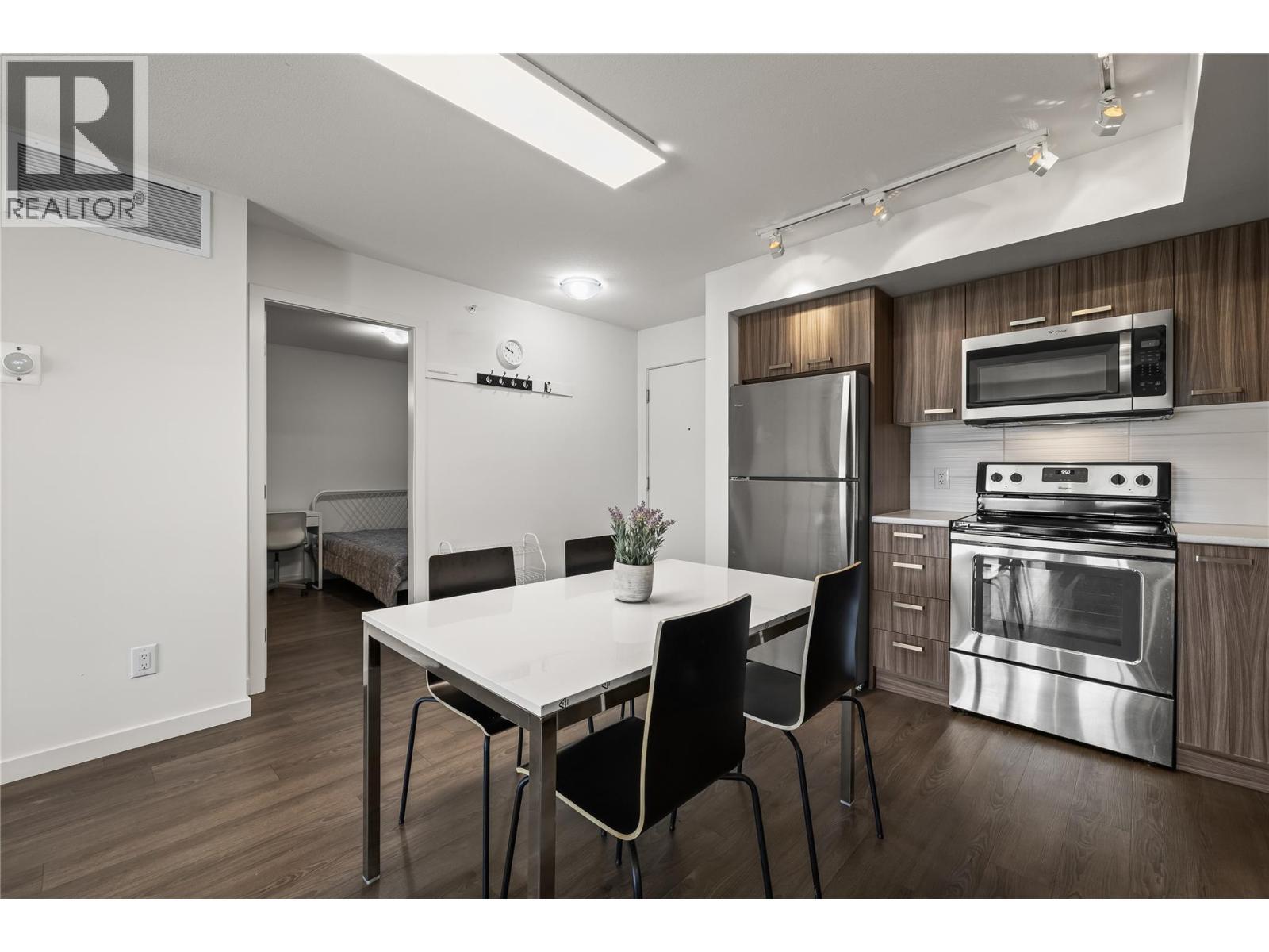 












775 ACADEMY Way Unit# PH17

,
Kelowna,




British Columbia
V1V0A5


