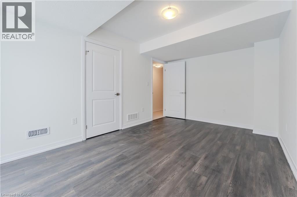 












19 URBANE Boulevard

,
Kitchener,




Ontario
N2E0H8

