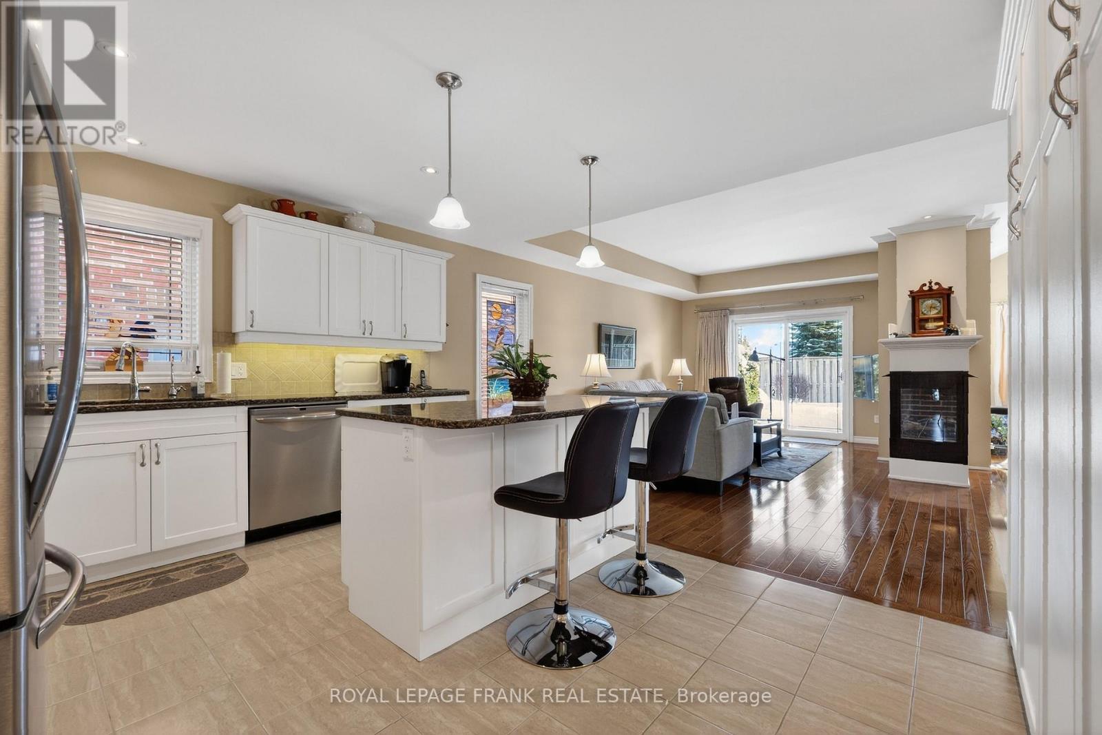 












9 GREEN ARBOUR WAY

,
Kawartha Lakes (Lindsay),




Ontario
K9V0E7

