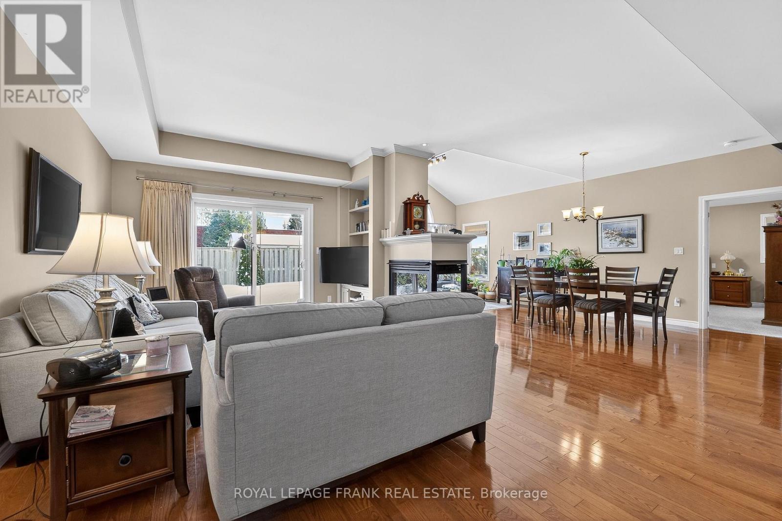 












9 GREEN ARBOUR WAY

,
Kawartha Lakes (Lindsay),




Ontario
K9V0E7

