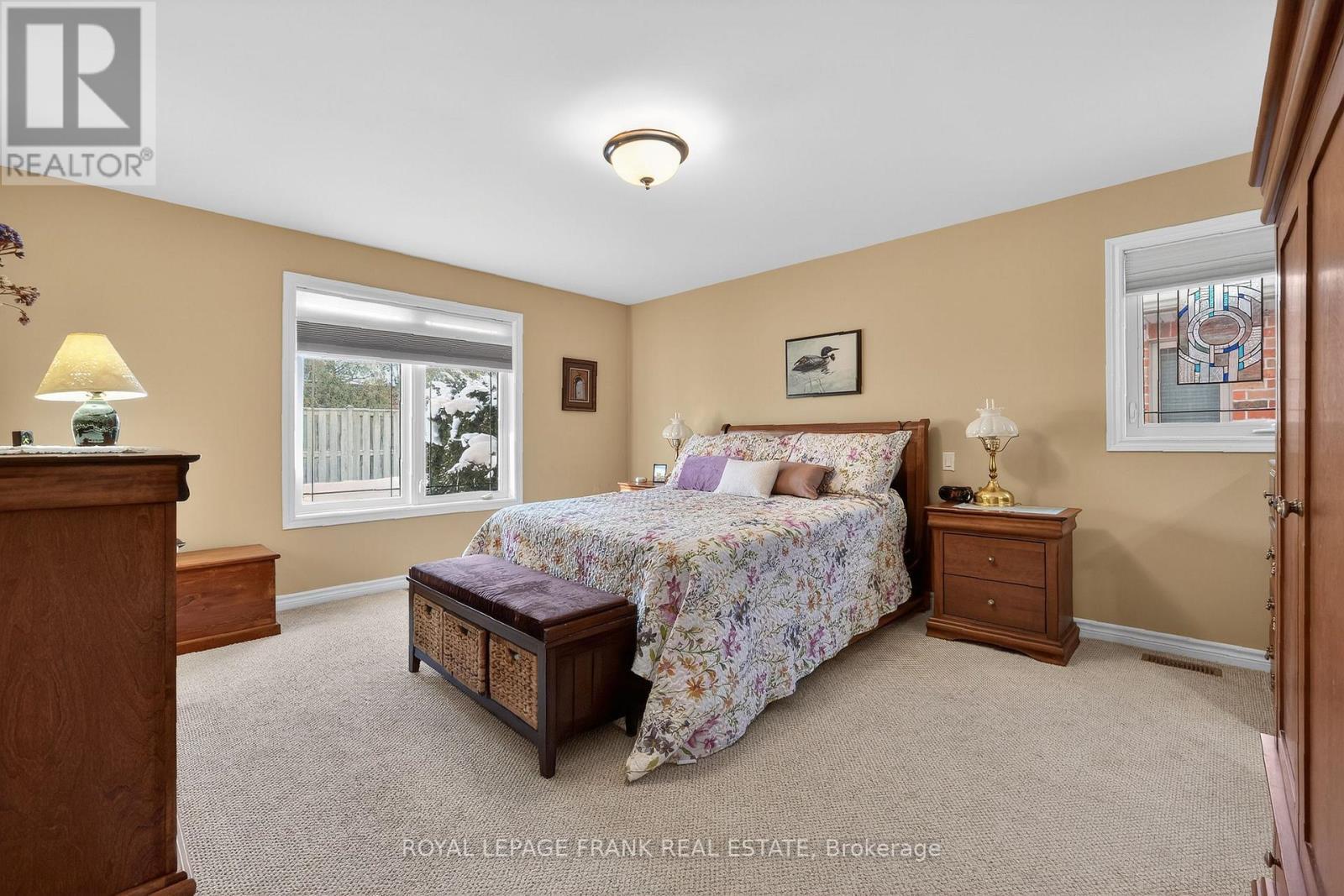 












9 GREEN ARBOUR WAY

,
Kawartha Lakes (Lindsay),




Ontario
K9V0E7

