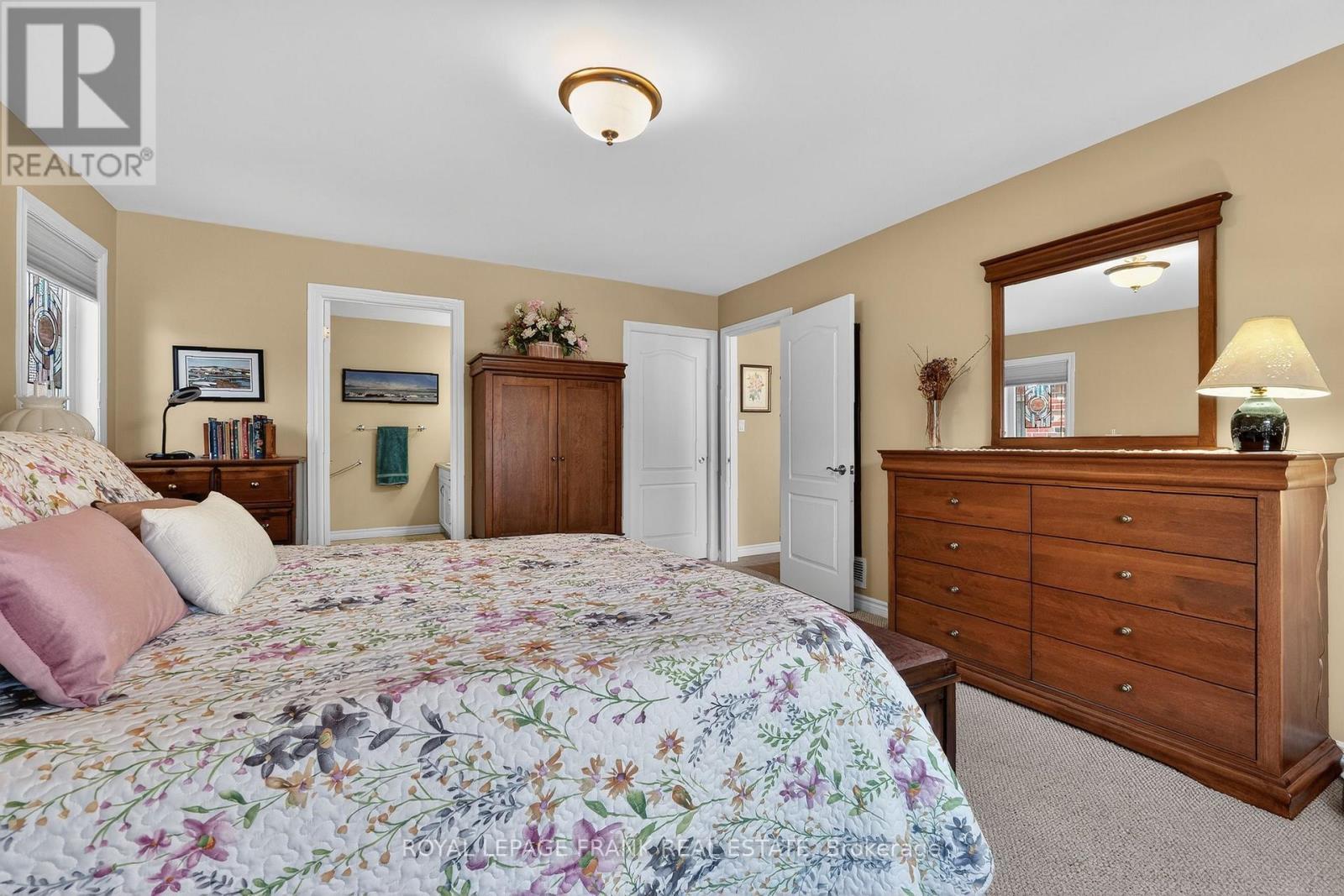 












9 GREEN ARBOUR WAY

,
Kawartha Lakes (Lindsay),




Ontario
K9V0E7

