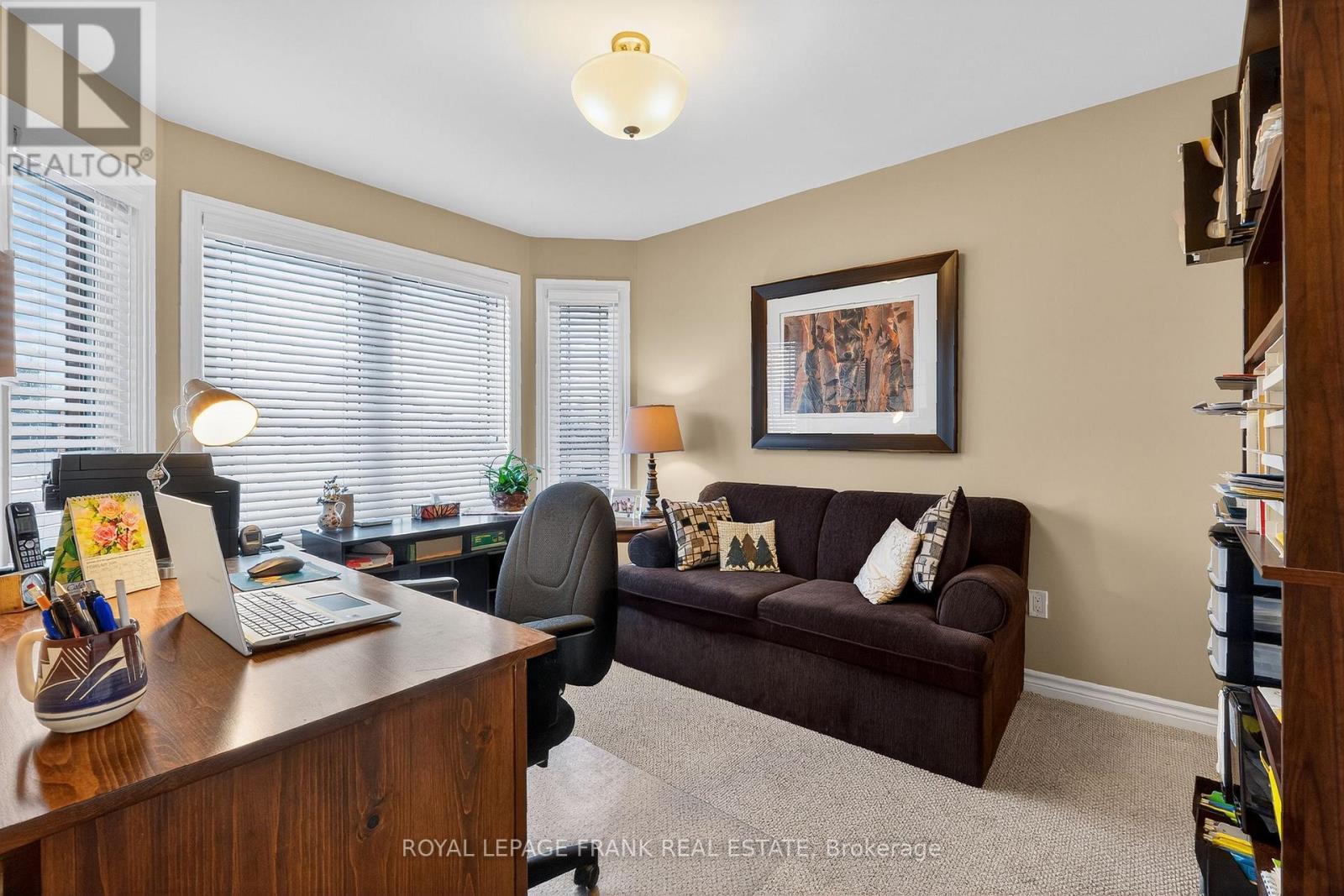 












9 GREEN ARBOUR WAY

,
Kawartha Lakes (Lindsay),




Ontario
K9V0E7

