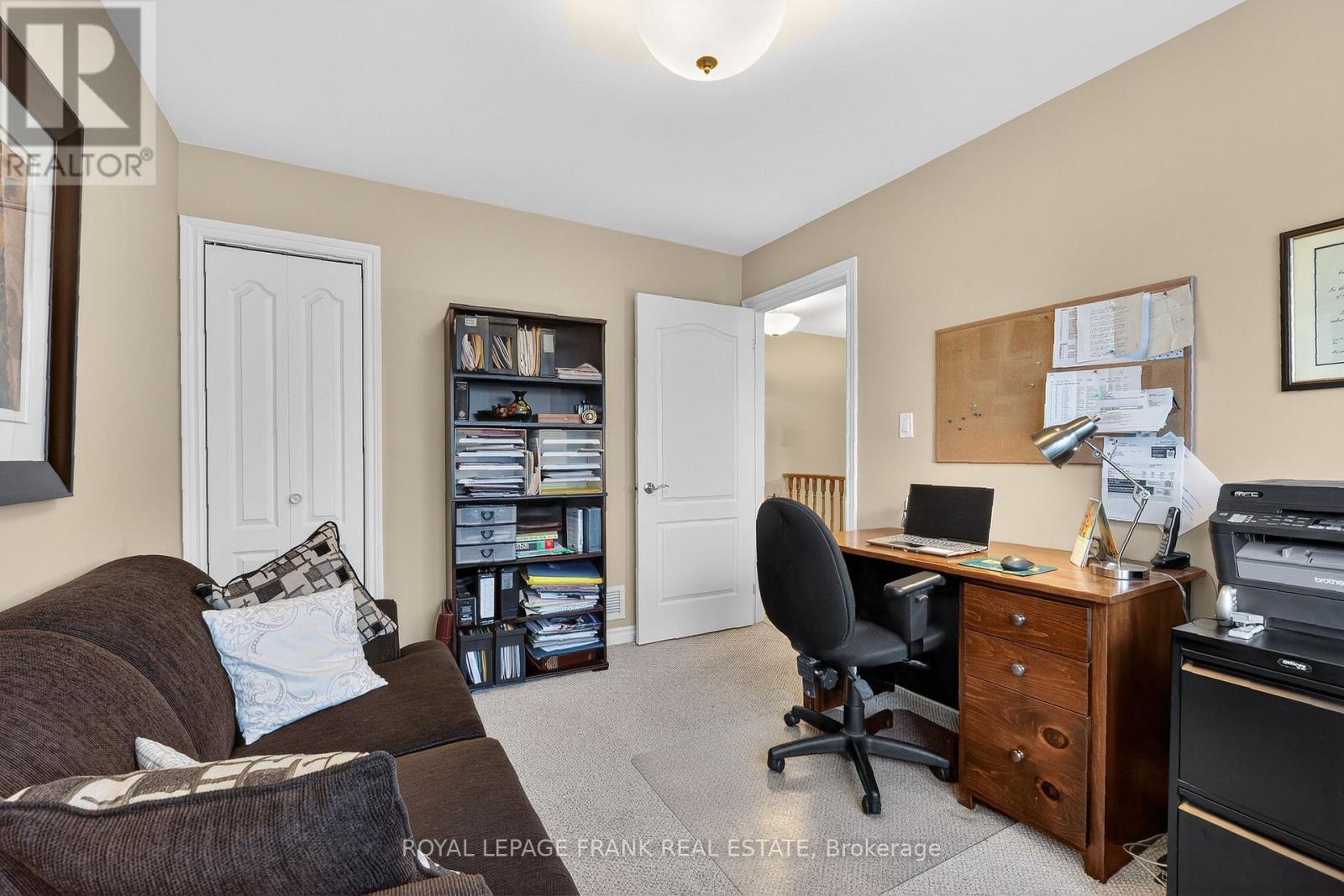 












9 GREEN ARBOUR WAY

,
Kawartha Lakes (Lindsay),




Ontario
K9V0E7

