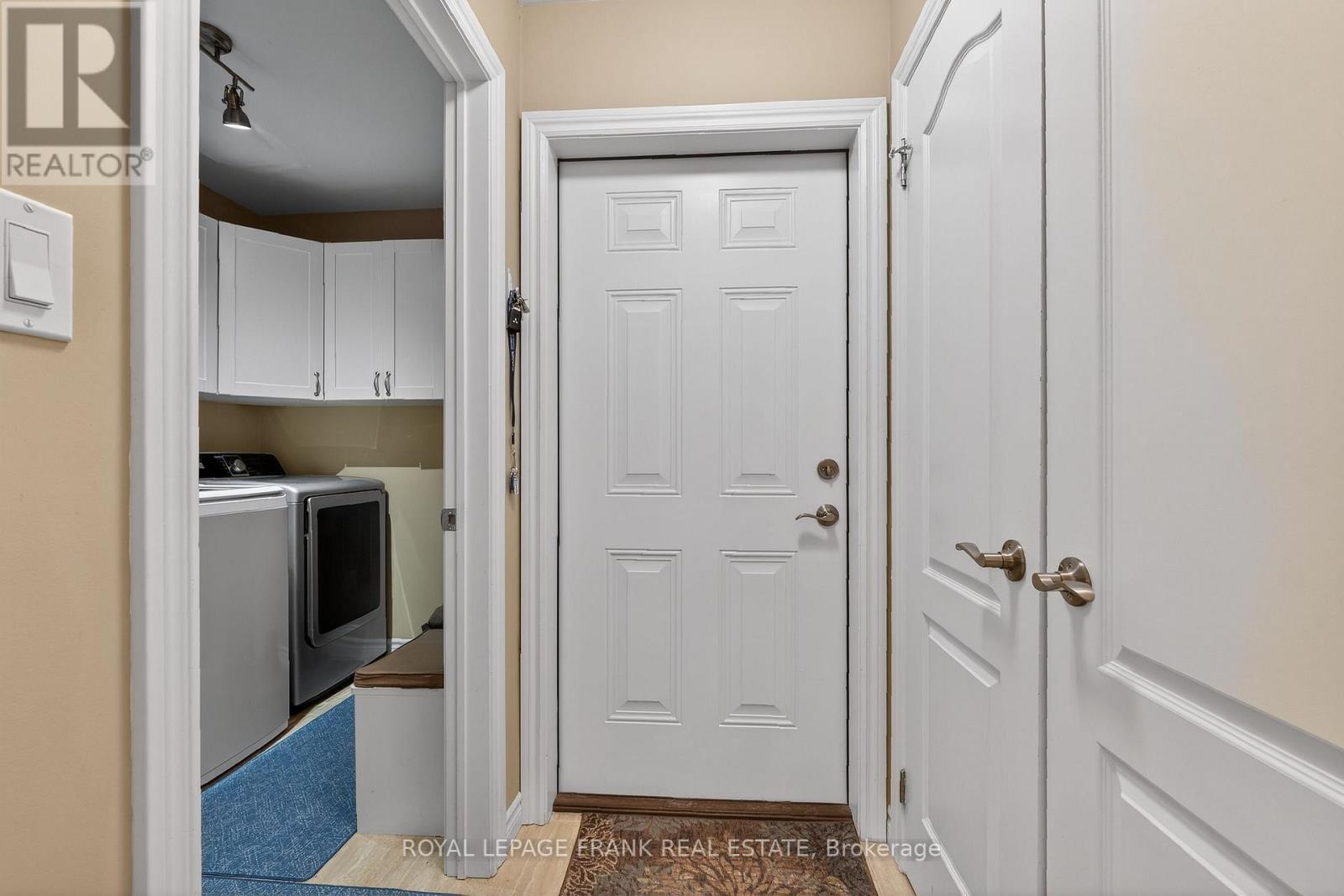 












9 GREEN ARBOUR WAY

,
Kawartha Lakes (Lindsay),




Ontario
K9V0E7

