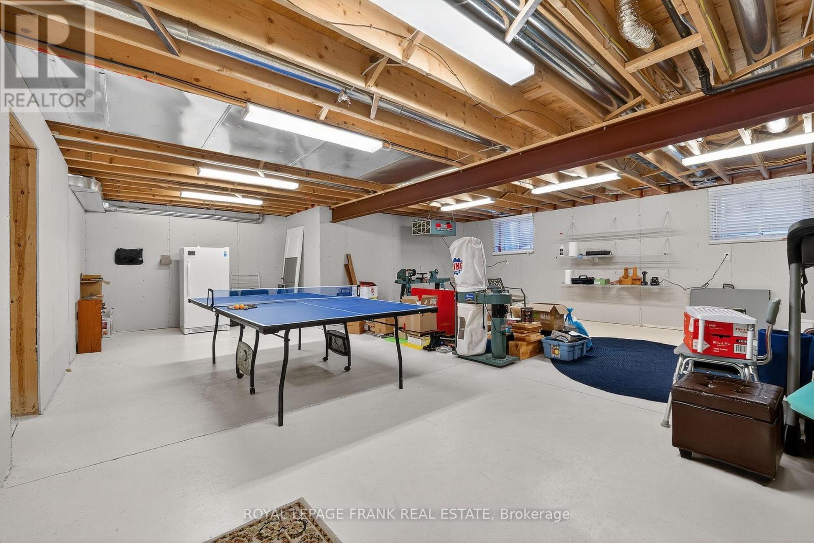 












9 GREEN ARBOUR WAY

,
Kawartha Lakes (Lindsay),




Ontario
K9V0E7

