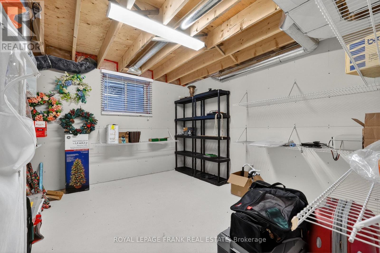 












9 GREEN ARBOUR WAY

,
Kawartha Lakes (Lindsay),




Ontario
K9V0E7

