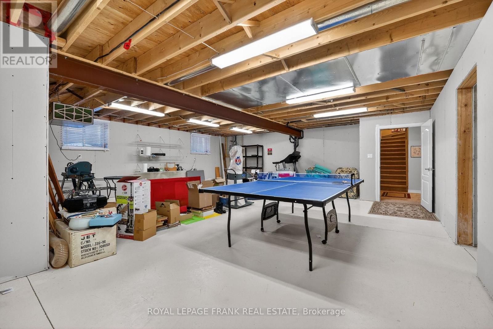 












9 GREEN ARBOUR WAY

,
Kawartha Lakes (Lindsay),




Ontario
K9V0E7

