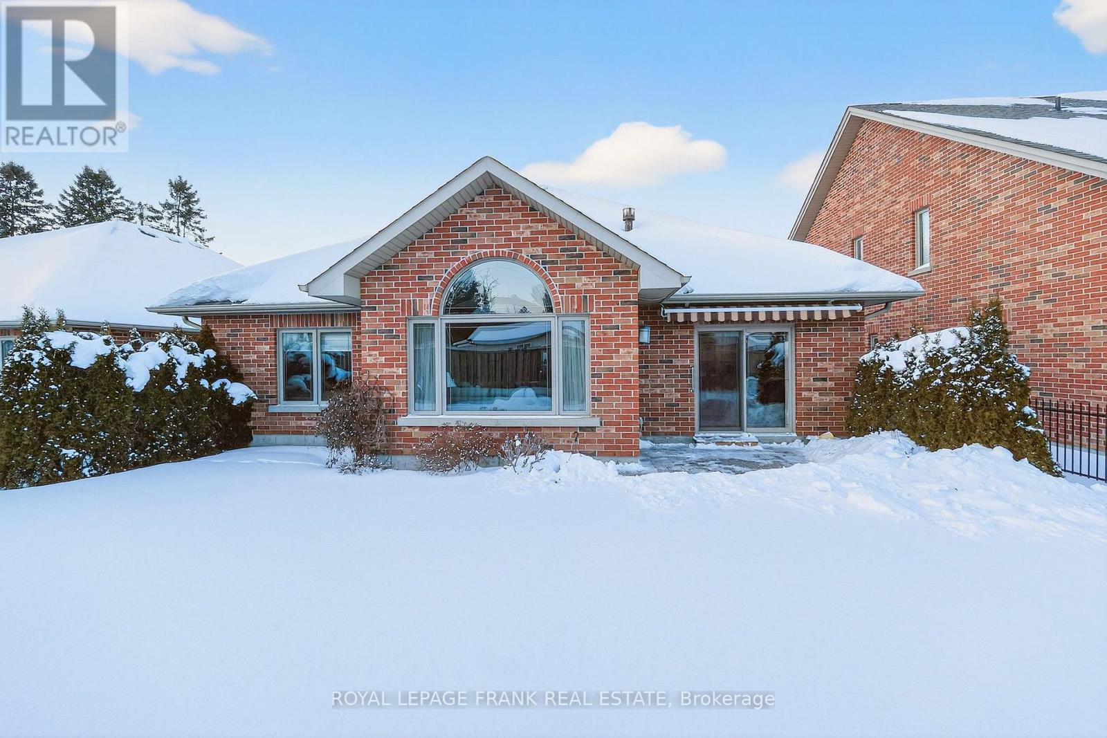 












9 GREEN ARBOUR WAY

,
Kawartha Lakes (Lindsay),




Ontario
K9V0E7

