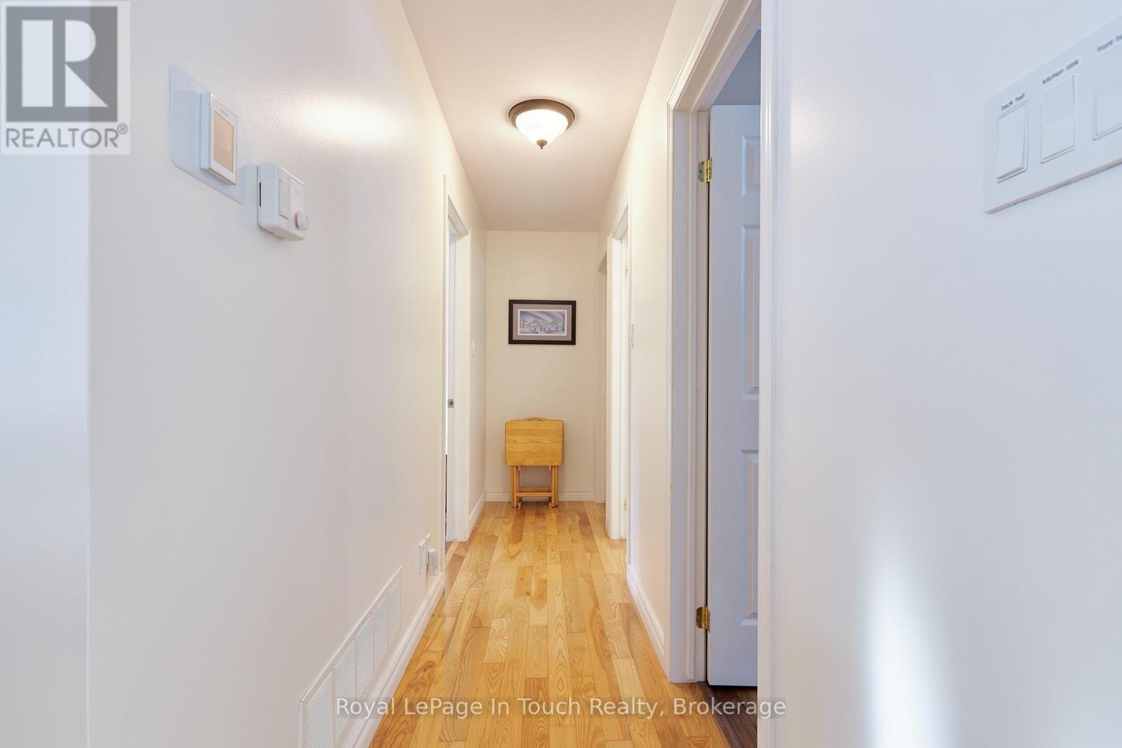 












40 MARYJANE ROAD

,
Tiny (Wyevale),




Ontario
L0L2T0

