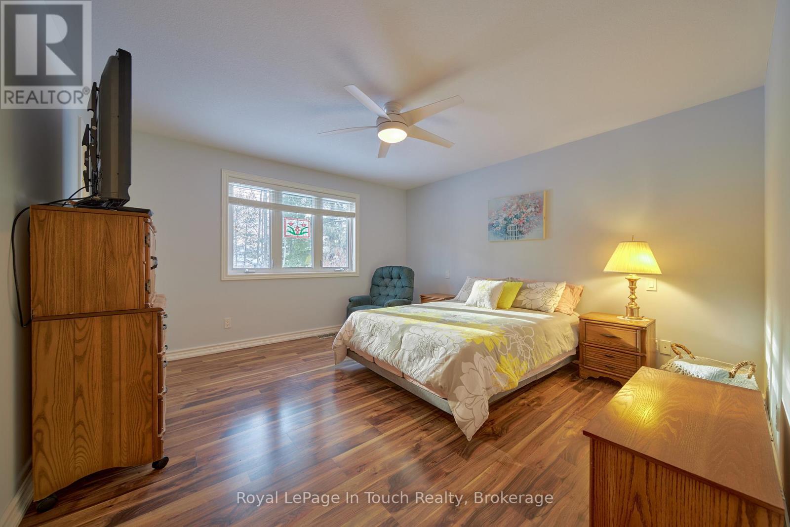 












40 MARYJANE ROAD

,
Tiny (Wyevale),




Ontario
L0L2T0

