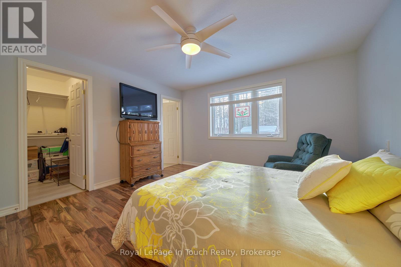 












40 MARYJANE ROAD

,
Tiny (Wyevale),




Ontario
L0L2T0

