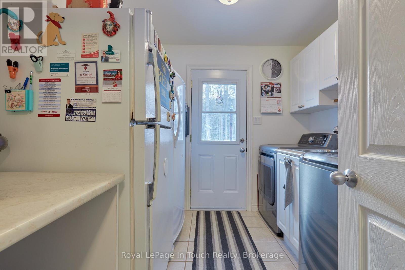 












40 MARYJANE ROAD

,
Tiny (Wyevale),




Ontario
L0L2T0

