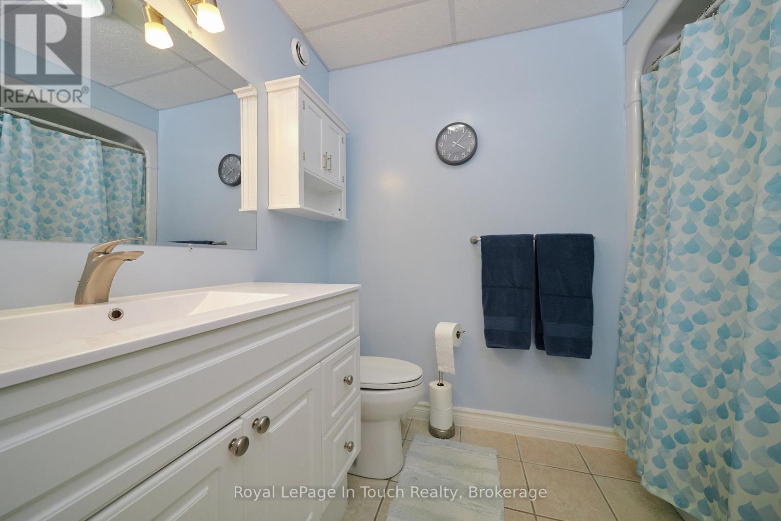 












40 MARYJANE ROAD

,
Tiny (Wyevale),




Ontario
L0L2T0

