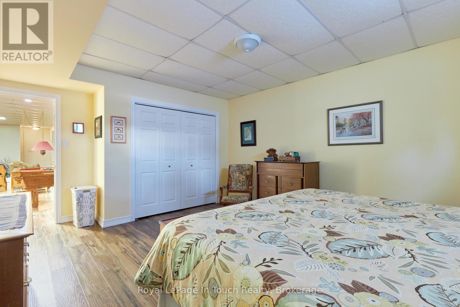 












40 MARYJANE ROAD

,
Tiny (Wyevale),




Ontario
L0L2T0

