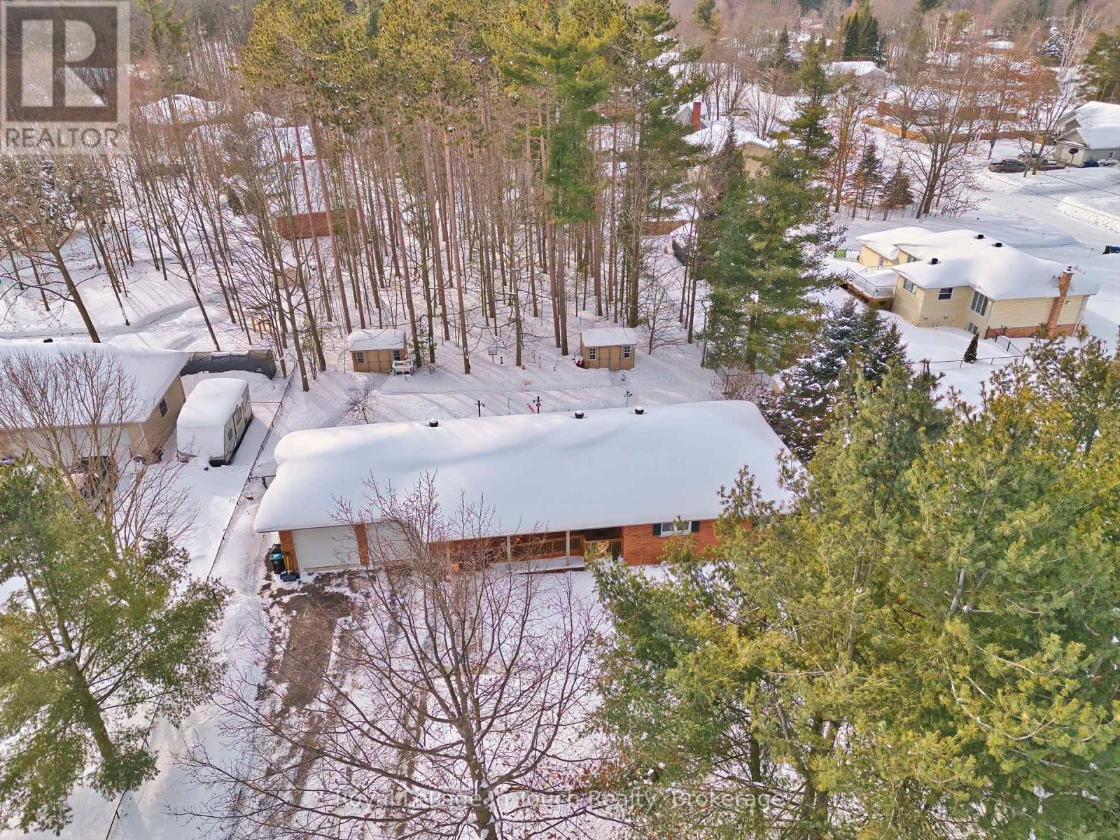 












40 MARYJANE ROAD

,
Tiny (Wyevale),




Ontario
L0L2T0

