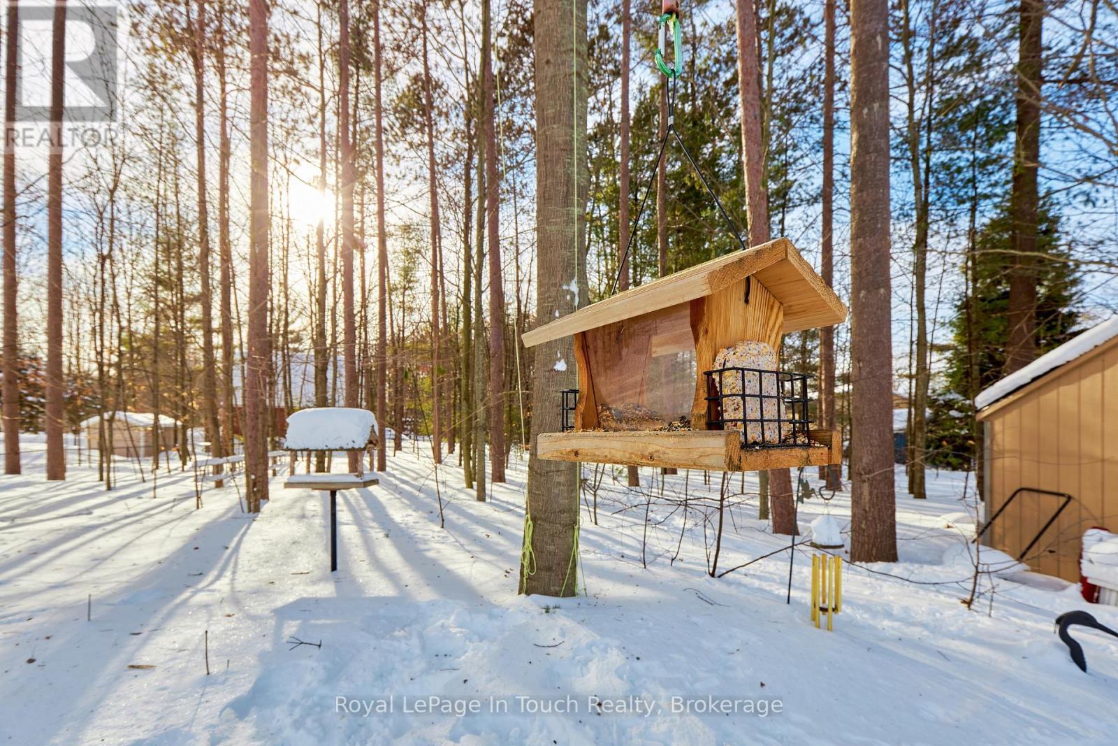 












40 MARYJANE ROAD

,
Tiny (Wyevale),




Ontario
L0L2T0

