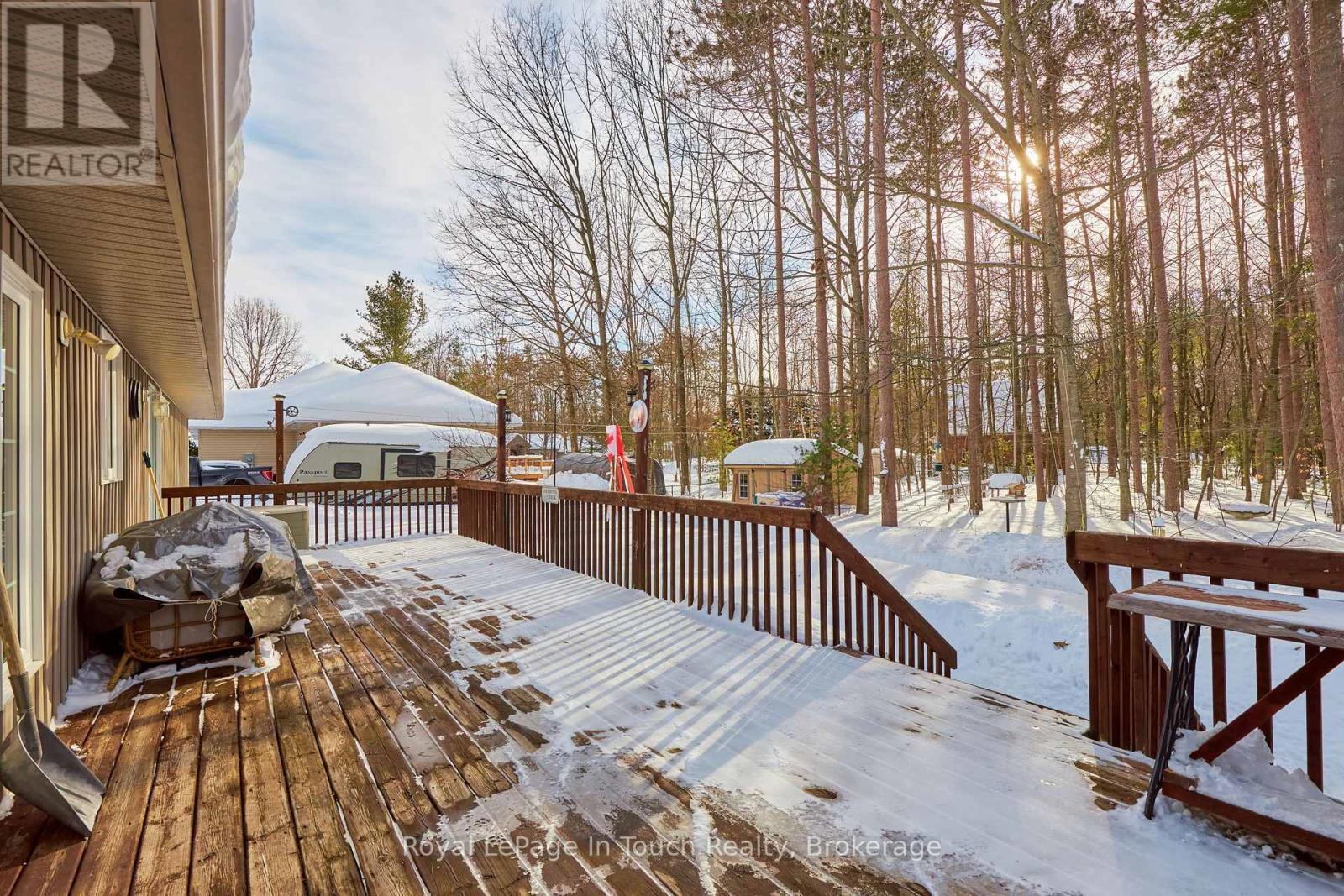 












40 MARYJANE ROAD

,
Tiny (Wyevale),




Ontario
L0L2T0

