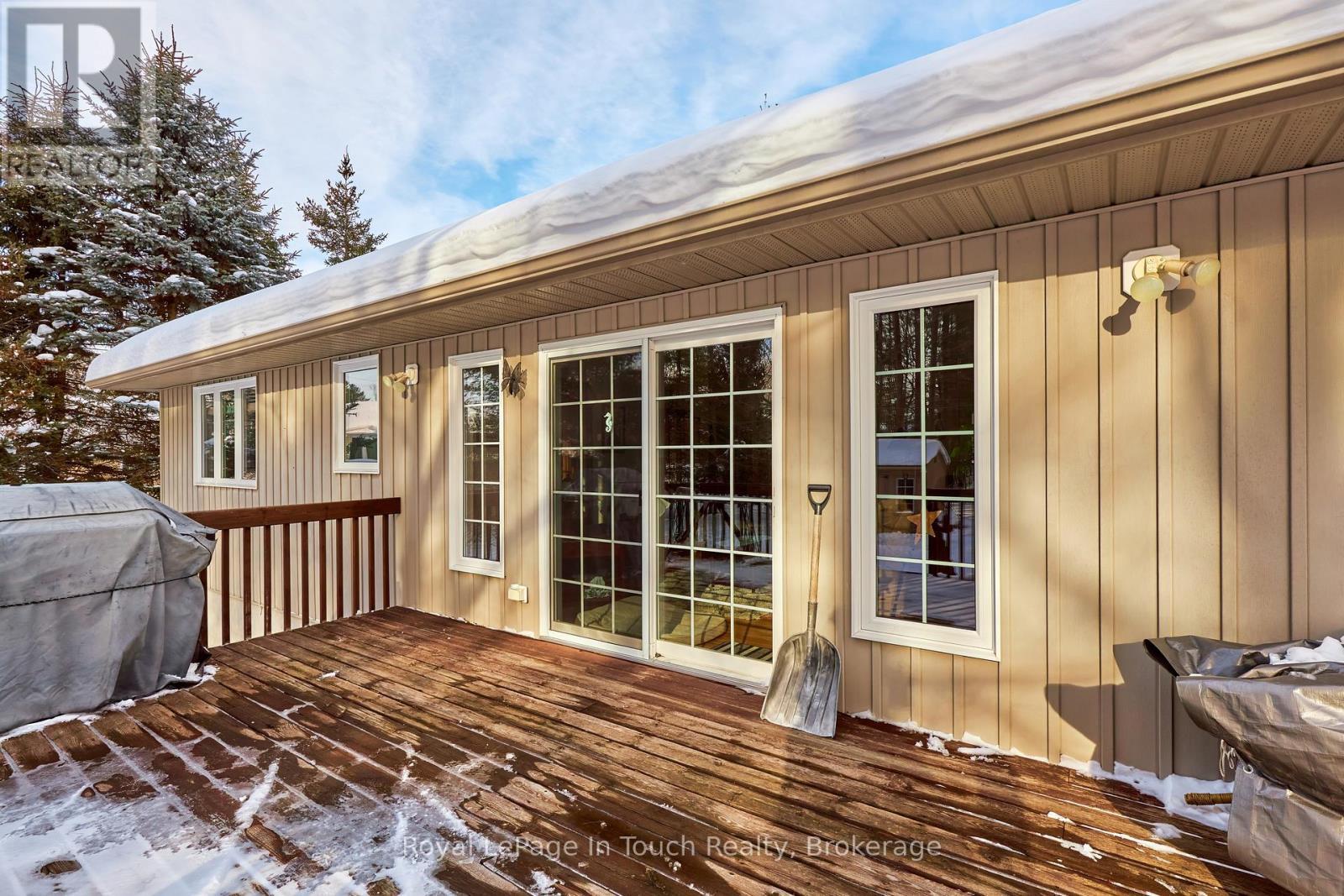 












40 MARYJANE ROAD

,
Tiny (Wyevale),




Ontario
L0L2T0

