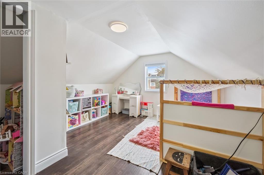 












69 HEIMAN Street

,
Kitchener,




Ontario
N2M3L8

