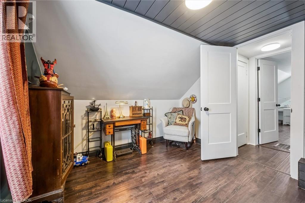 












69 HEIMAN Street

,
Kitchener,




Ontario
N2M3L8

