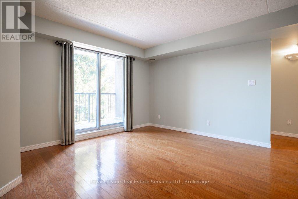 












214 - 3499 UPPER MIDDLE ROAD

,
Burlington (Headon),




Ontario
L7M4M7

