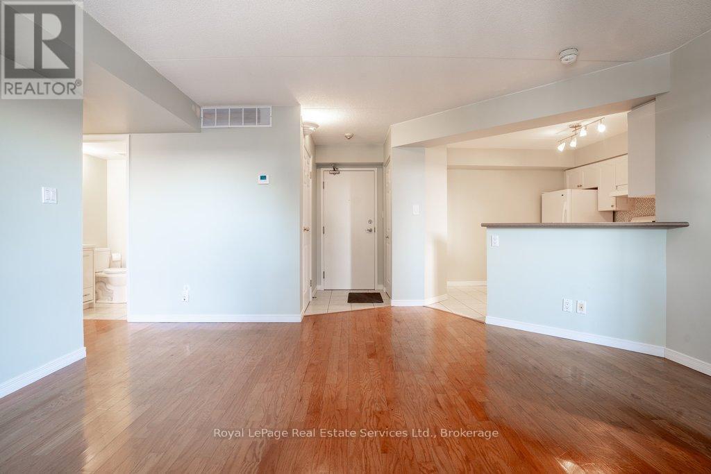 












214 - 3499 UPPER MIDDLE ROAD

,
Burlington (Headon),




Ontario
L7M4M7

