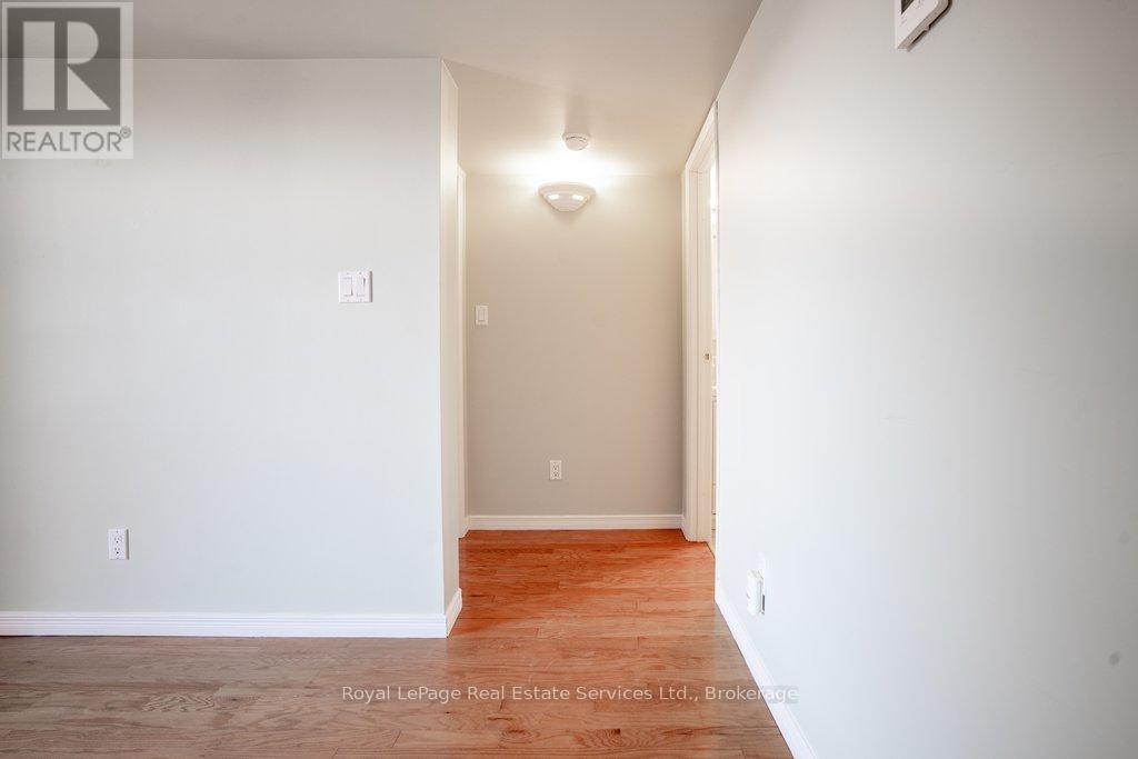 












214 - 3499 UPPER MIDDLE ROAD

,
Burlington (Headon),




Ontario
L7M4M7

