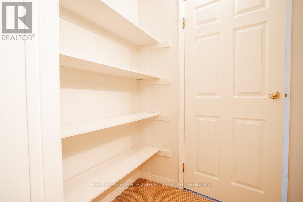 












214 - 3499 UPPER MIDDLE ROAD

,
Burlington (Headon),




Ontario
L7M4M7

