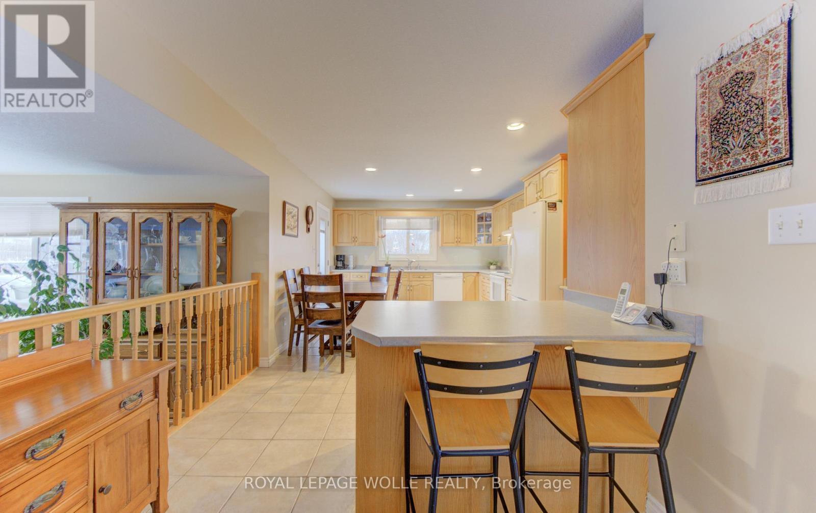 












505 SANDBANKS CRESCENT

,
Waterloo,




Ontario
N2V2J3

