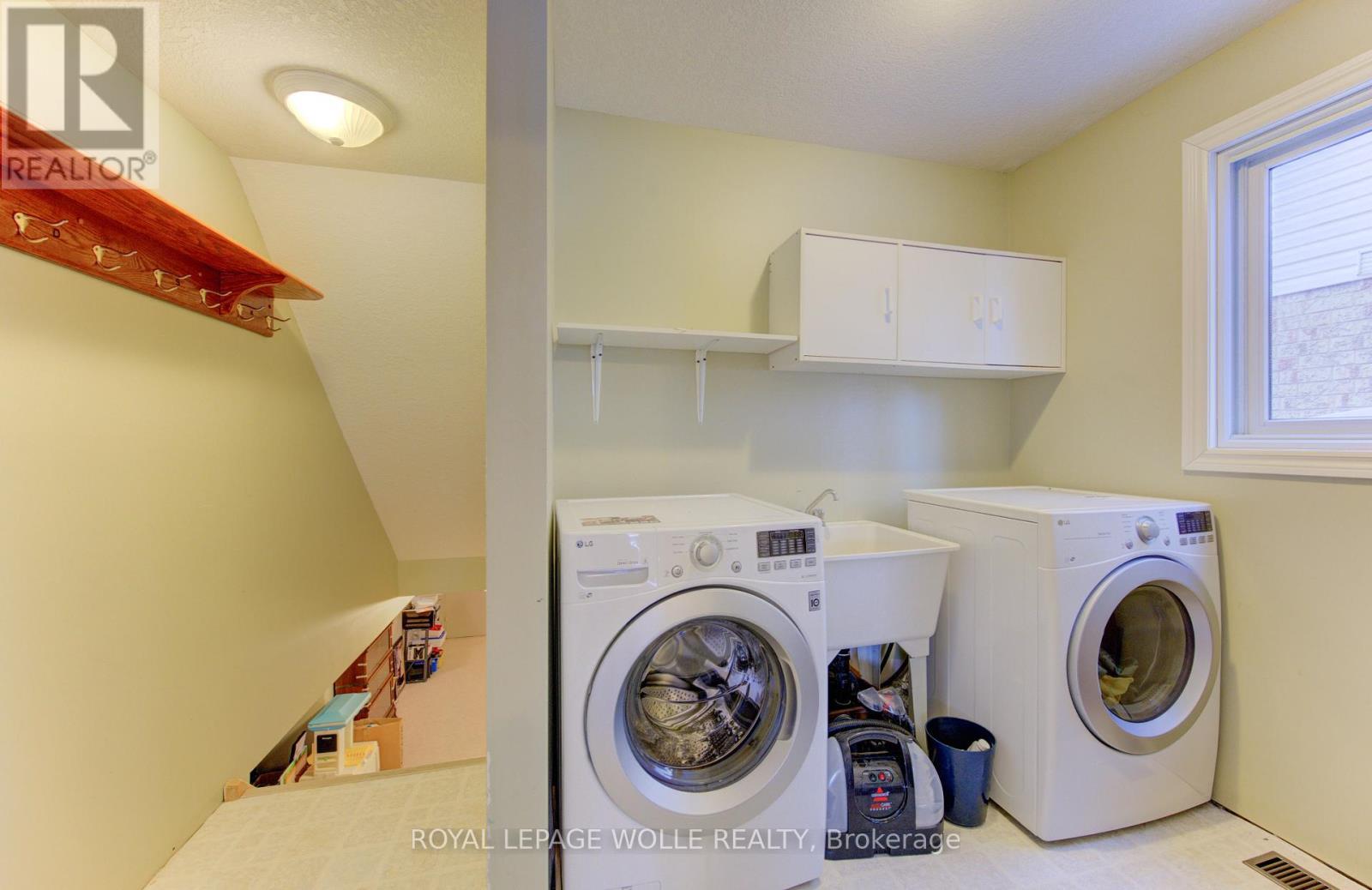 












505 SANDBANKS CRESCENT

,
Waterloo,




Ontario
N2V2J3

