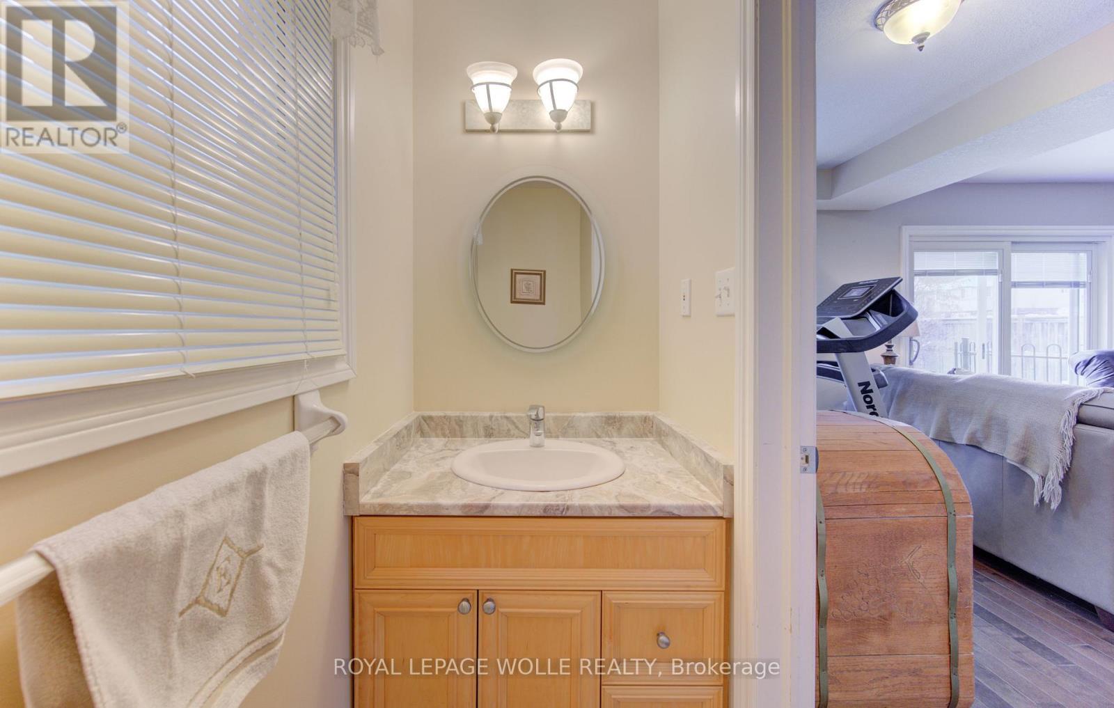 












505 SANDBANKS CRESCENT

,
Waterloo,




Ontario
N2V2J3

