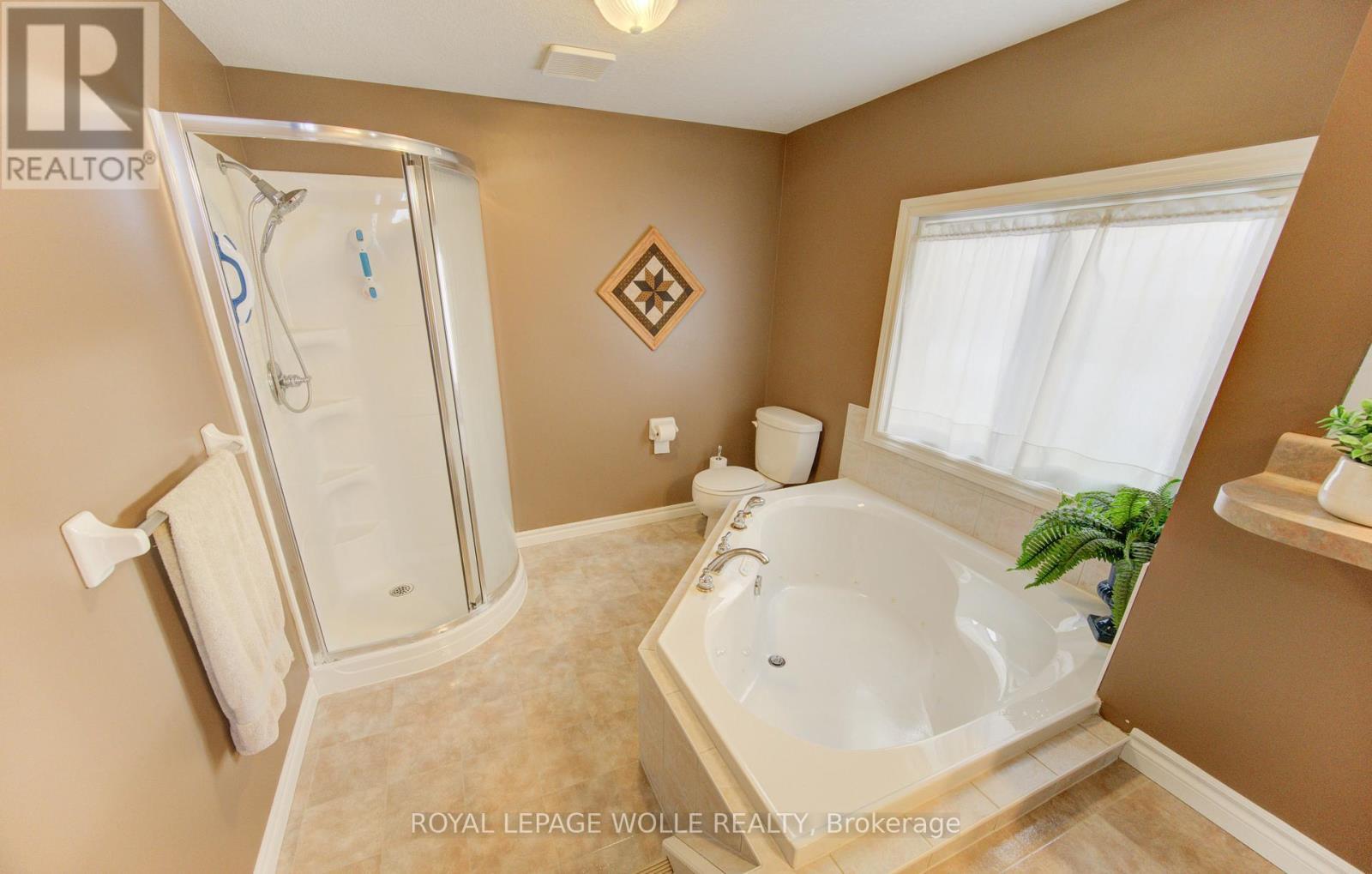 












505 SANDBANKS CRESCENT

,
Waterloo,




Ontario
N2V2J3

