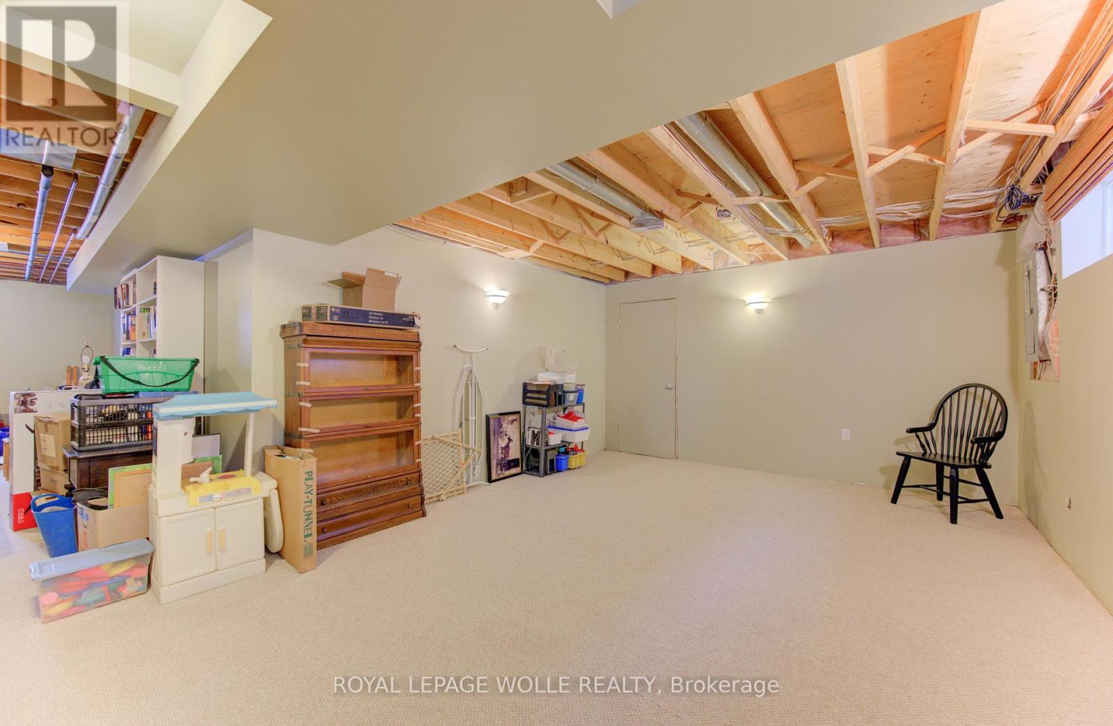 












505 SANDBANKS CRESCENT

,
Waterloo,




Ontario
N2V2J3

