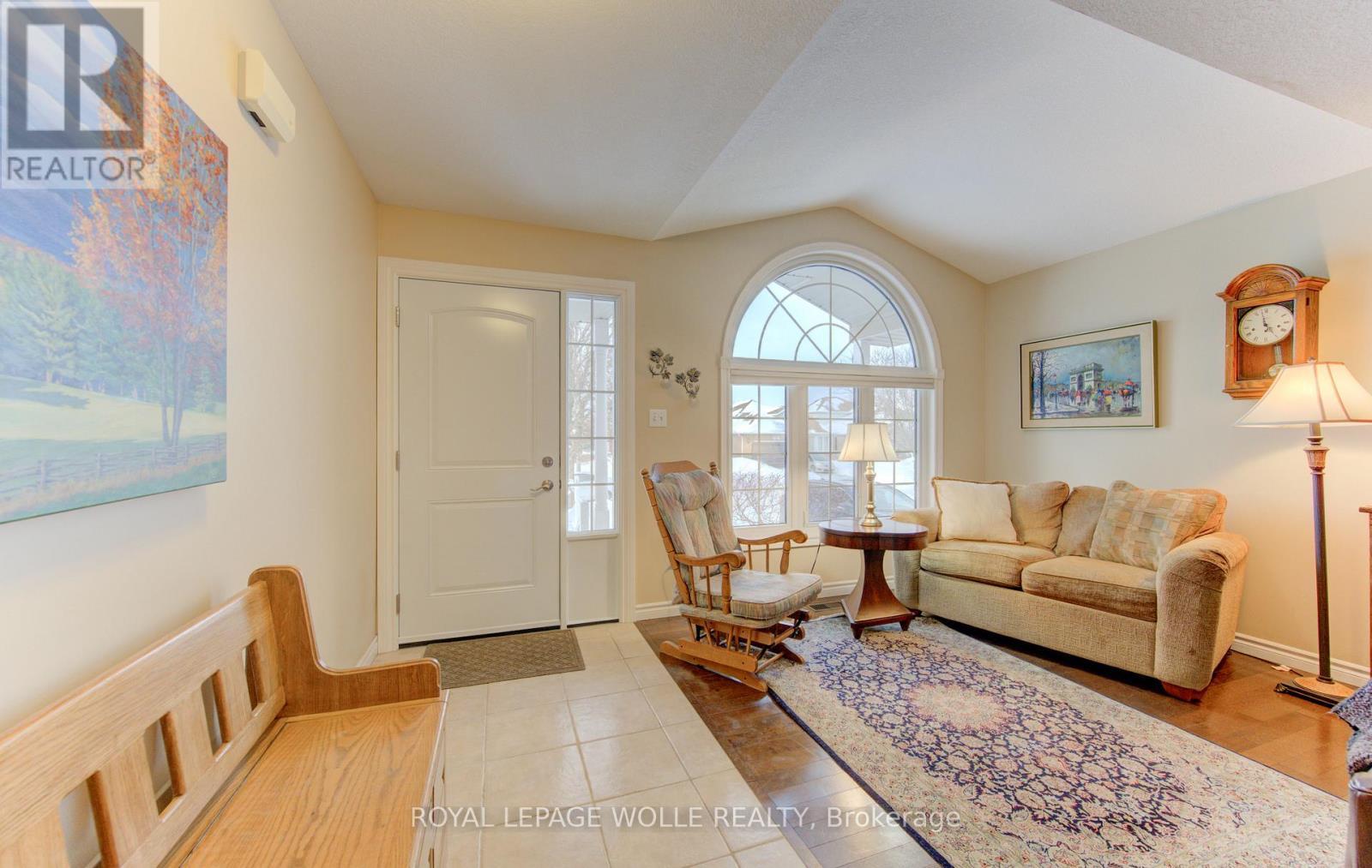 












505 SANDBANKS CRESCENT

,
Waterloo,




Ontario
N2V2J3

