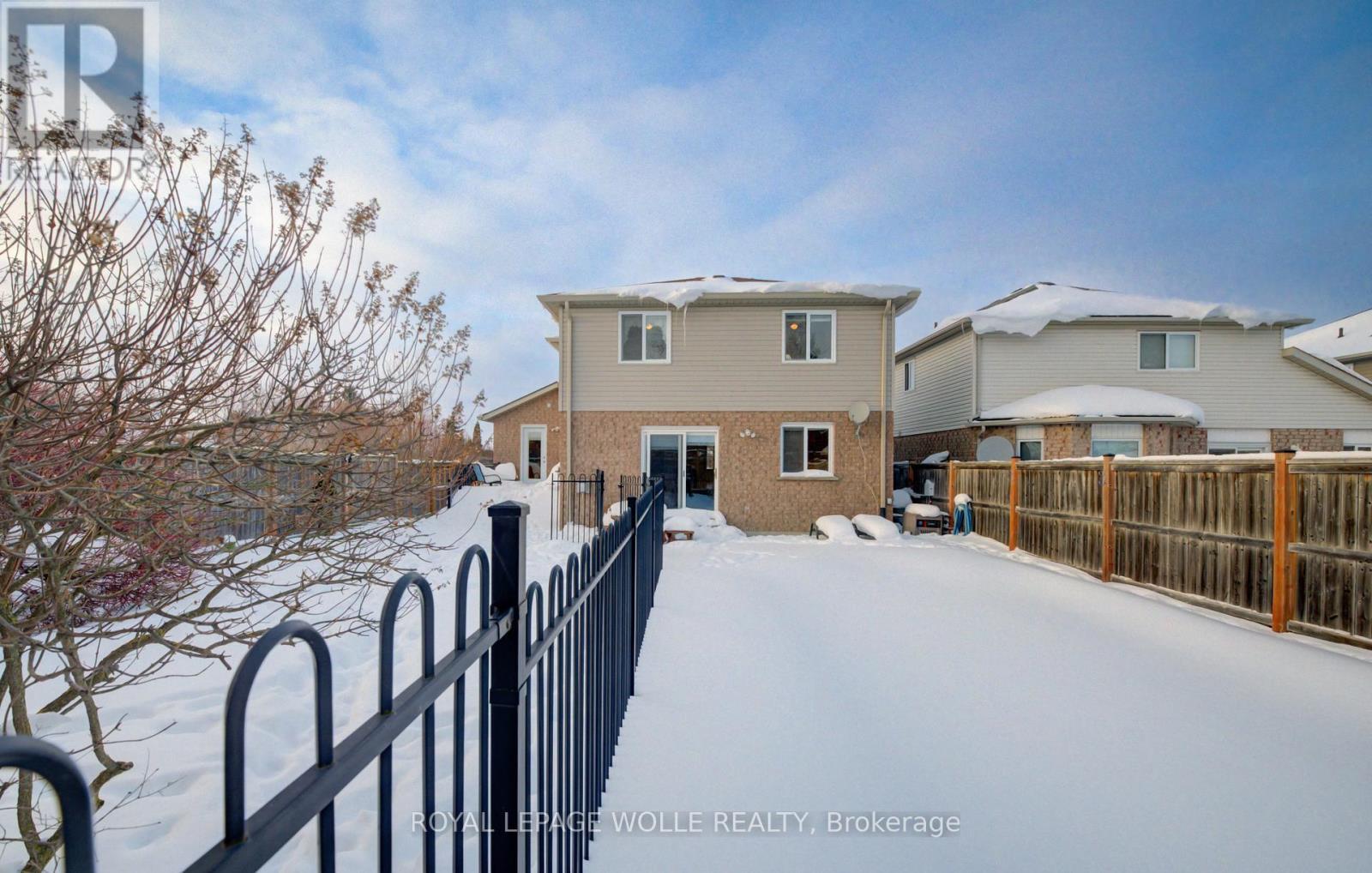 












505 SANDBANKS CRESCENT

,
Waterloo,




Ontario
N2V2J3

