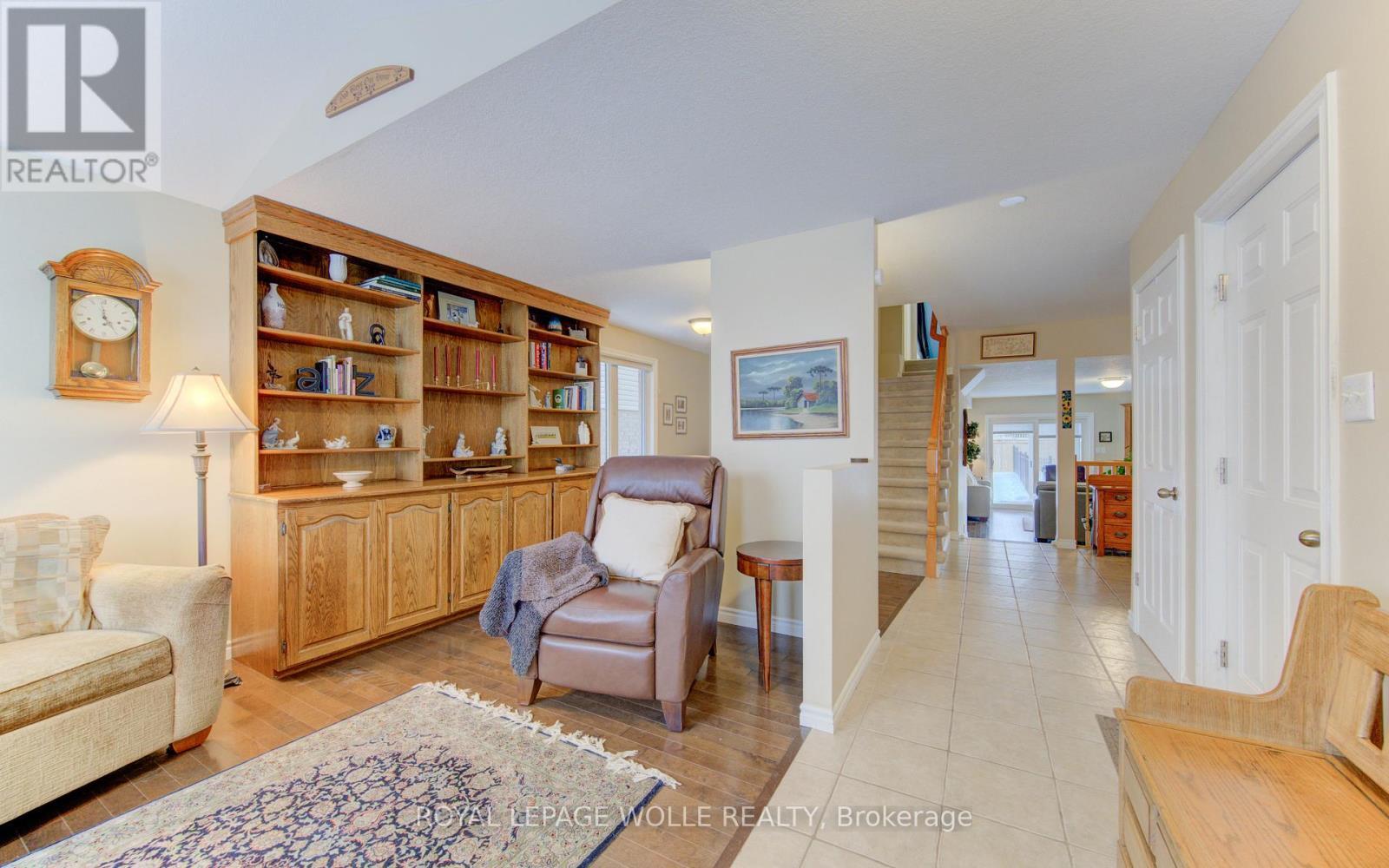 












505 SANDBANKS CRESCENT

,
Waterloo,




Ontario
N2V2J3

