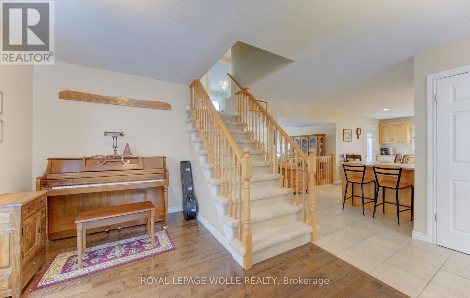 












505 SANDBANKS CRESCENT

,
Waterloo,




Ontario
N2V2J3

