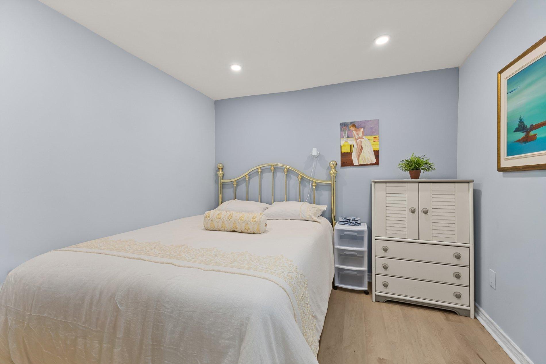 









486


Rue Donatien

,
Laval (Fabreville),




QC
H7P2A5

