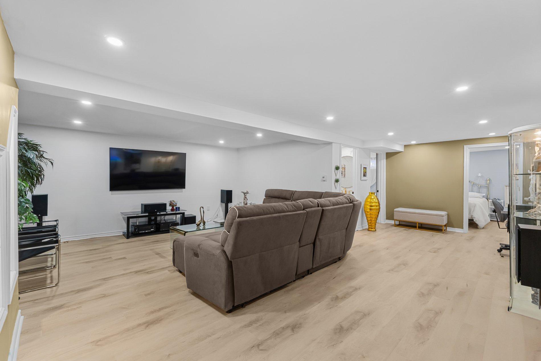 









486


Rue Donatien

,
Laval (Fabreville),




QC
H7P2A5

