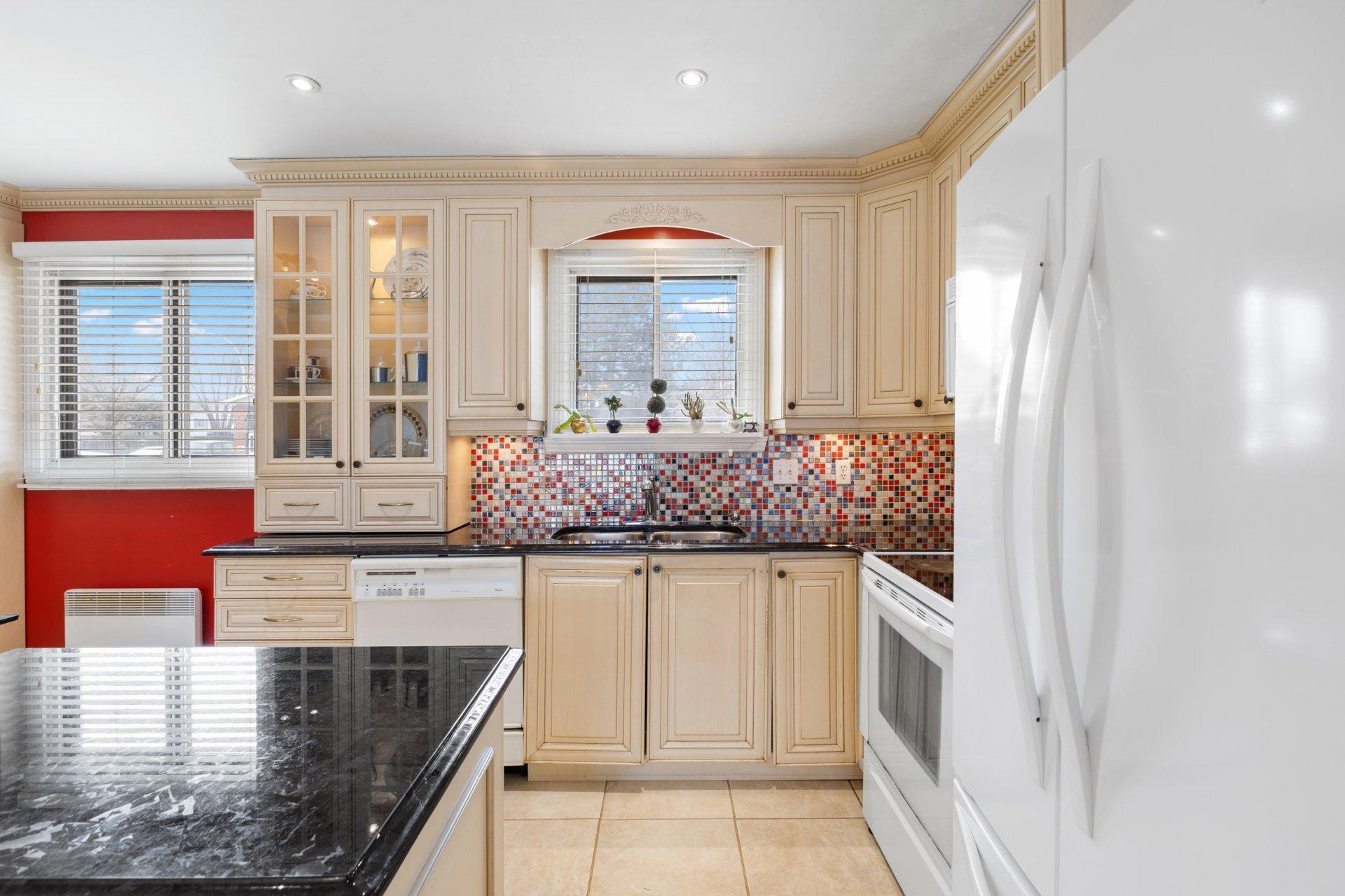 









486


Rue Donatien

,
Laval (Fabreville),




QC
H7P2A5

