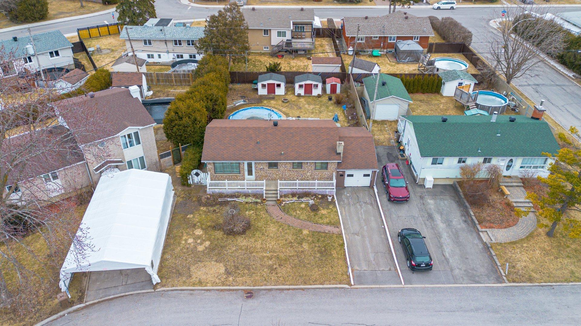 









486


Rue Donatien

,
Laval (Fabreville),




QC
H7P2A5

