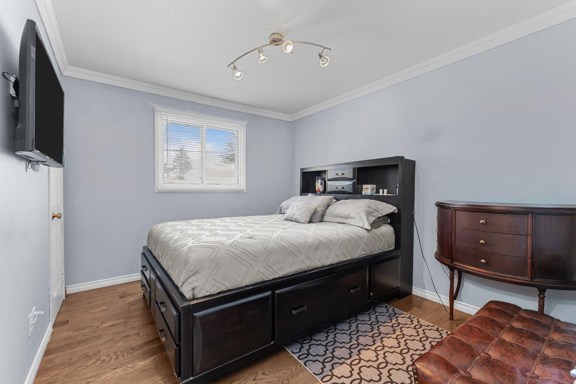 









486


Rue Donatien

,
Laval (Fabreville),




QC
H7P2A5

