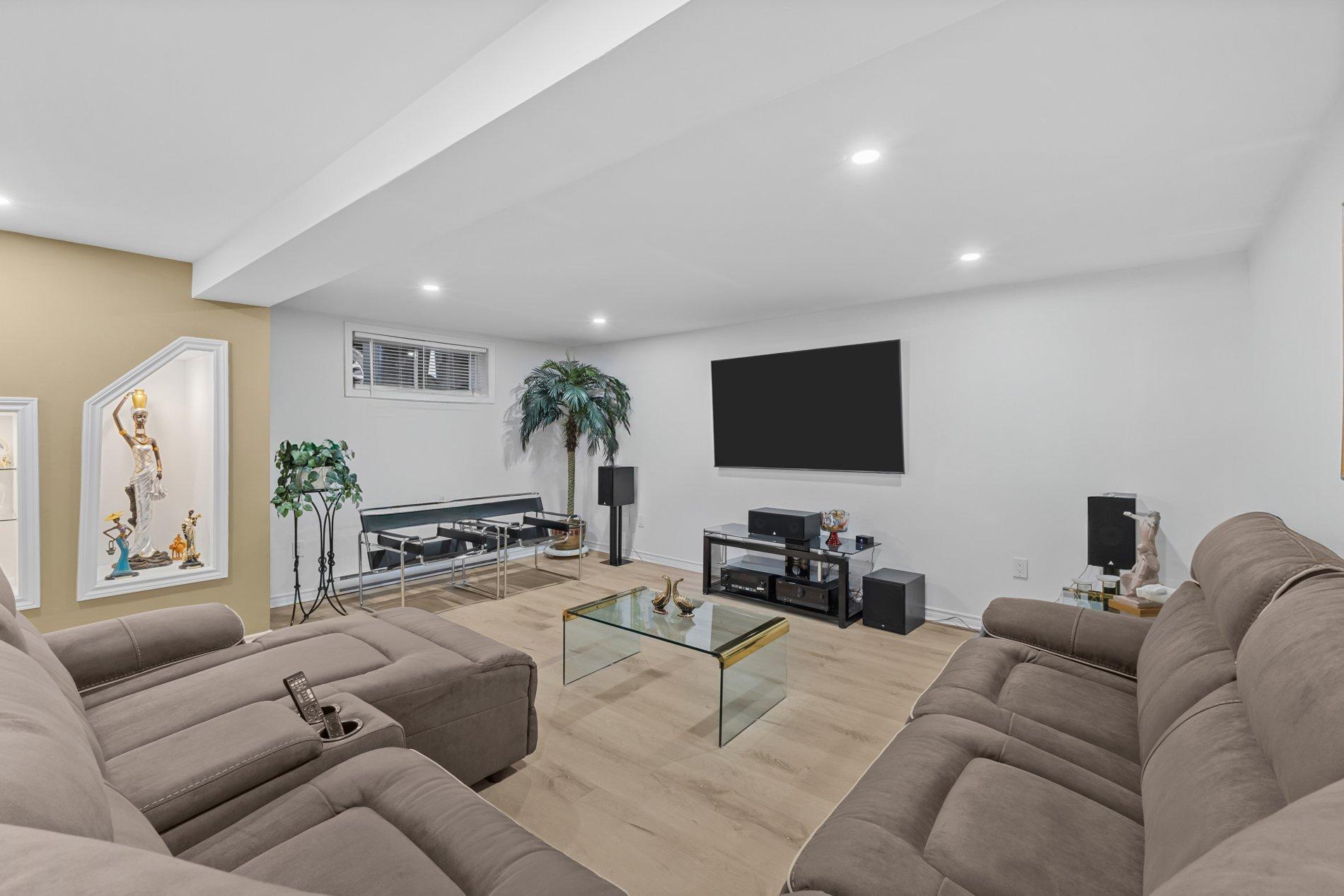 









486


Rue Donatien

,
Laval (Fabreville),




QC
H7P2A5

