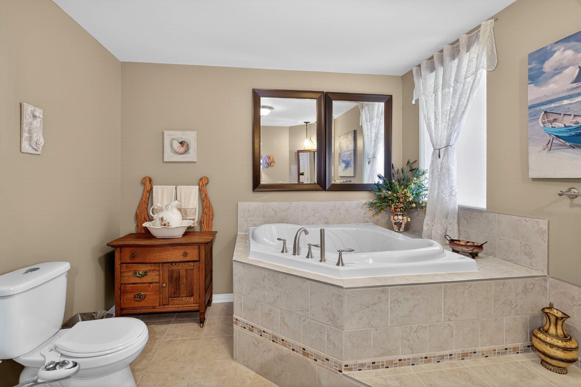 









134


Rue Édouard-Gagnon

,
Gatineau (Aylmer),




QC
J9H7C8

