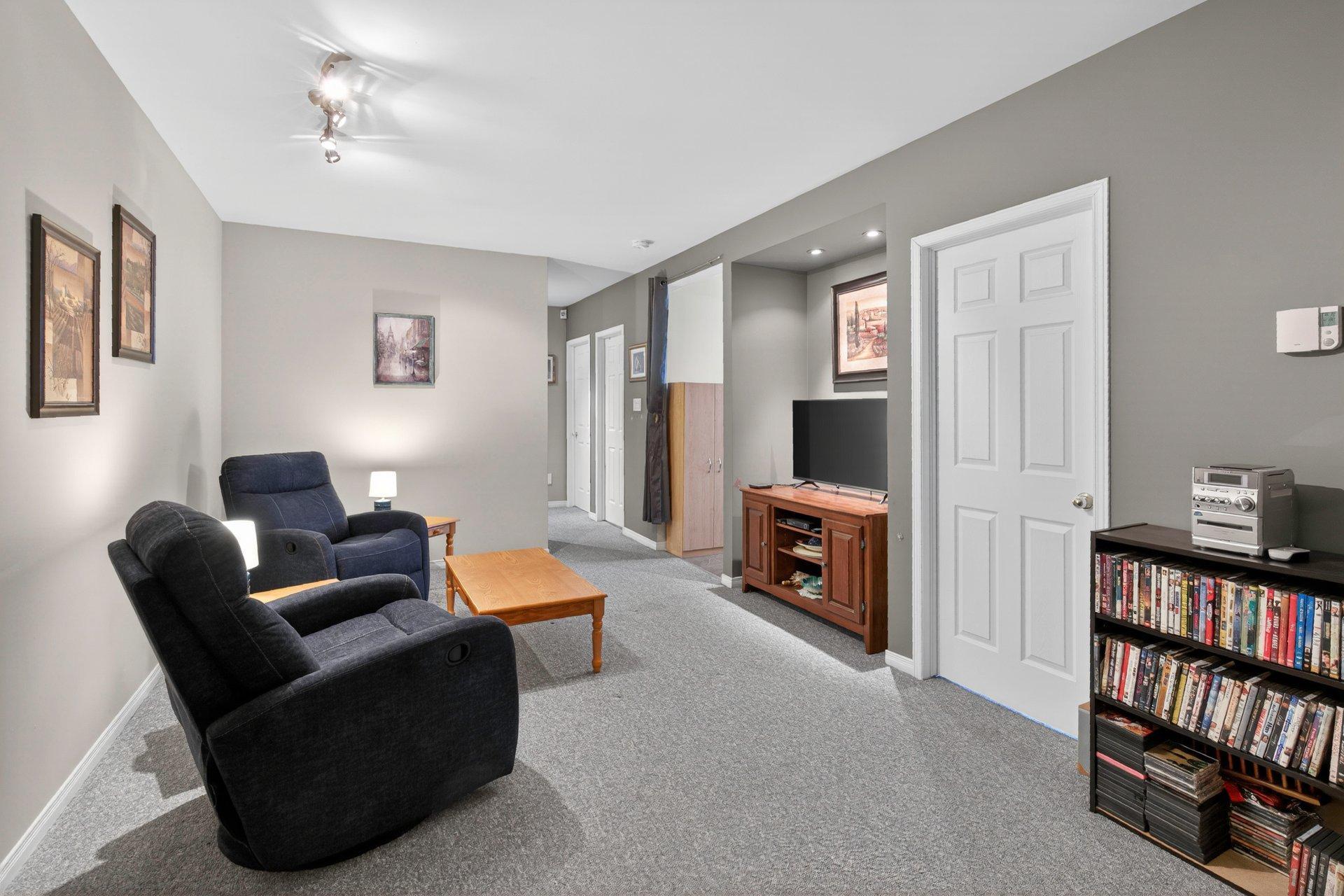 









134


Rue Édouard-Gagnon

,
Gatineau (Aylmer),




QC
J9H7C8

