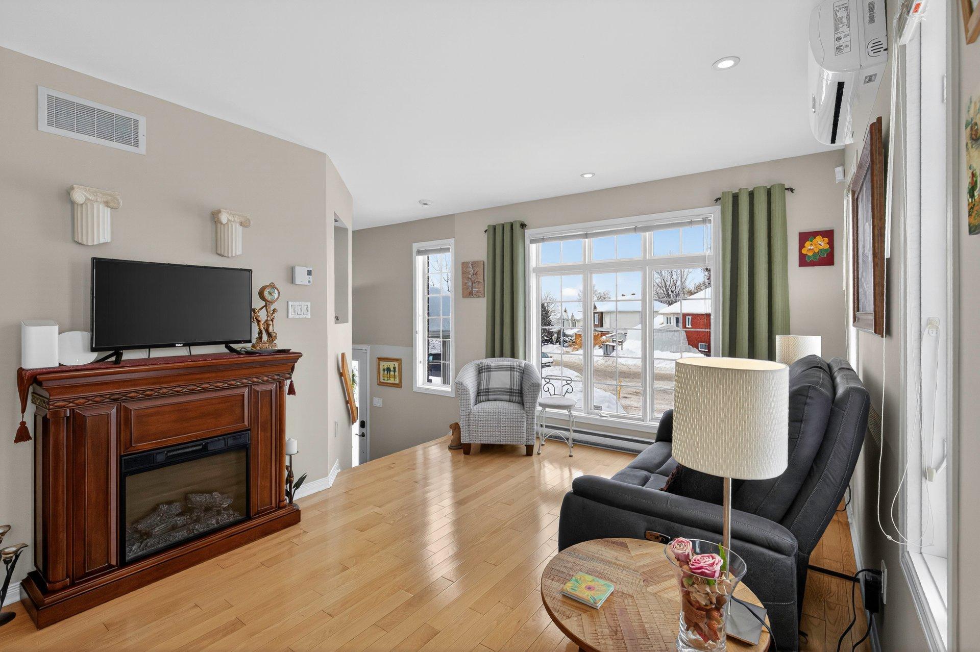 









134


Rue Édouard-Gagnon

,
Gatineau (Aylmer),




QC
J9H7C8

